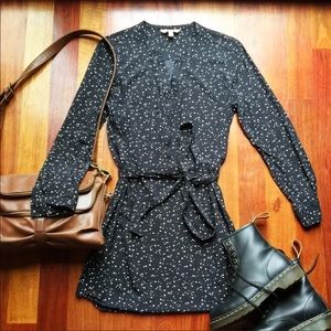 BANANA REPUBLIC STAR PRINT WRAP CASUAL DRESS